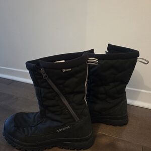 Quechua Black Insulated Boots